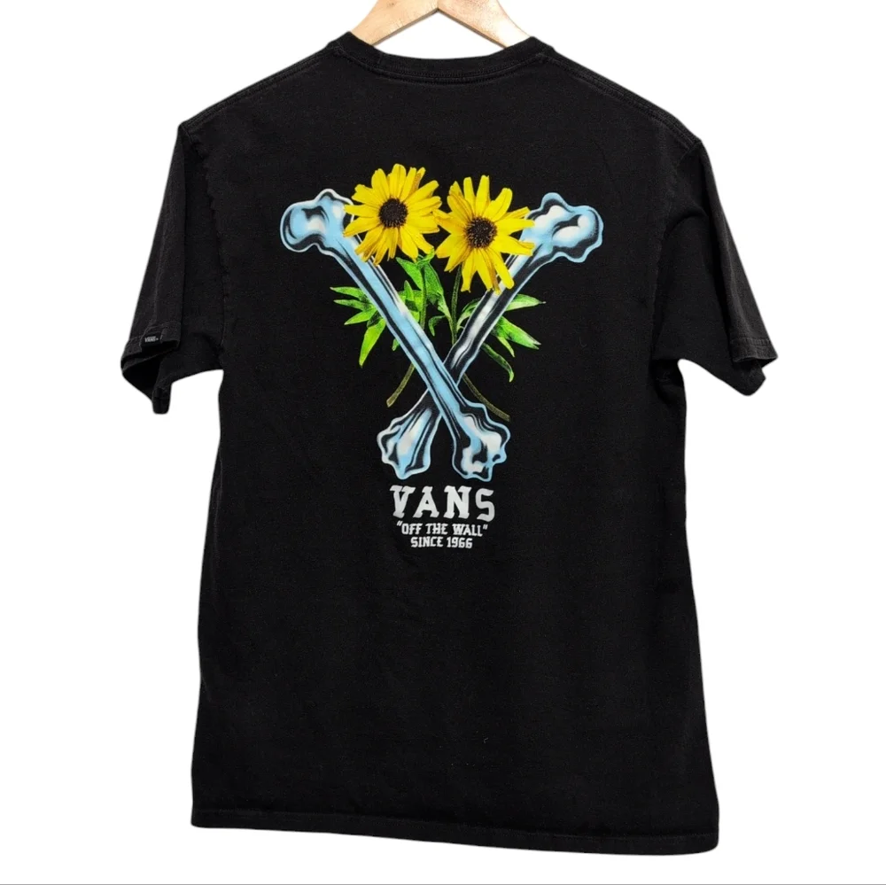 Vans Black T-Shirt with Bone and Floral Daisy Design Gender Neutral size Medium - Picture 2 of 16
